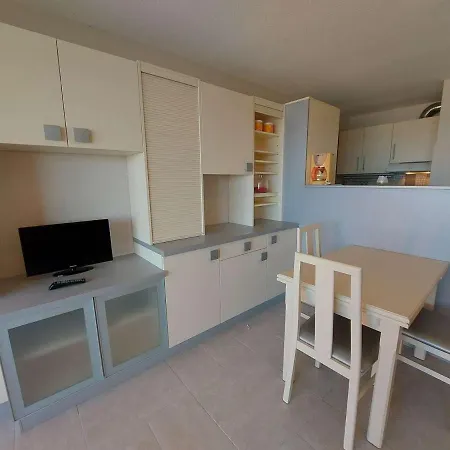 Apartment 2 Pieces Climatise En Front De Au Grau D'agde Avec Terrasse Et Acces Direct A La - Fr-1-423-275