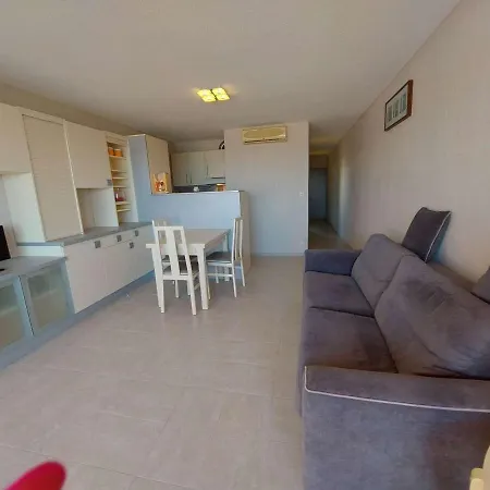 Apartamento 2 Pièces Climatisé En Front De Au Grau D'agde Avec Terrasse Et Accès Direct à La - Fr-1-423-275 *