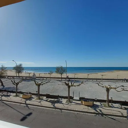 2 Pièces Climatisé En Front De Au Grau D'agde Avec Terrasse Et Accès Direct à La - Fr-1-423-275 Le Grau d'Agde
