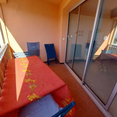 2 Pièces Climatisé En Front De Au Grau D'agde Avec Terrasse Et Accès Direct à La - Fr-1-423-275