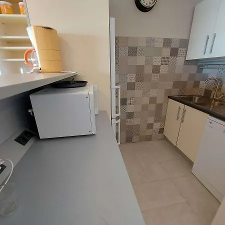 Apartamento 2 Pièces Climatisé En Front De Au Grau D'agde Avec Terrasse Et Accès Direct à La - Fr-1-423-275 *