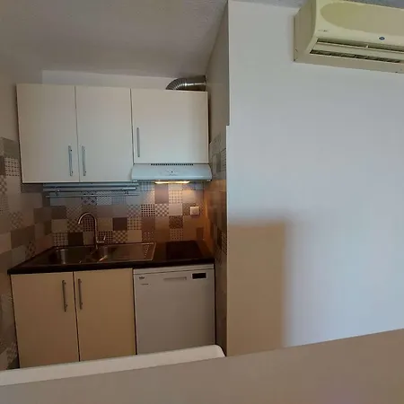 2 Pièces Climatisé En Front De Au Grau D'agde Avec Terrasse Et Accès Direct à La - Fr-1-423-275