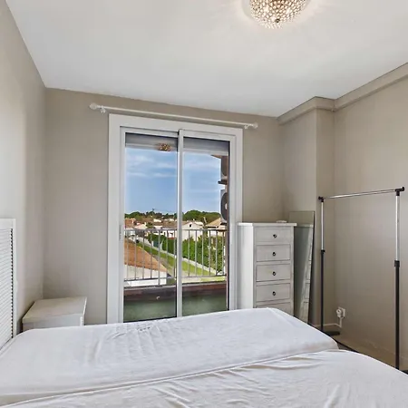 アパート 2 Pieces Climatise En Front De Au Grau D'agde Avec Terrasse Et Acces Direct A La - Fr-1-423-275 Le Grau-dʼAgde