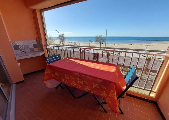 2 Pièces Climatisé En Front De Au Grau D'agde Avec Terrasse Et Accès Direct à La - Fr-1-423-275 Apartamento *