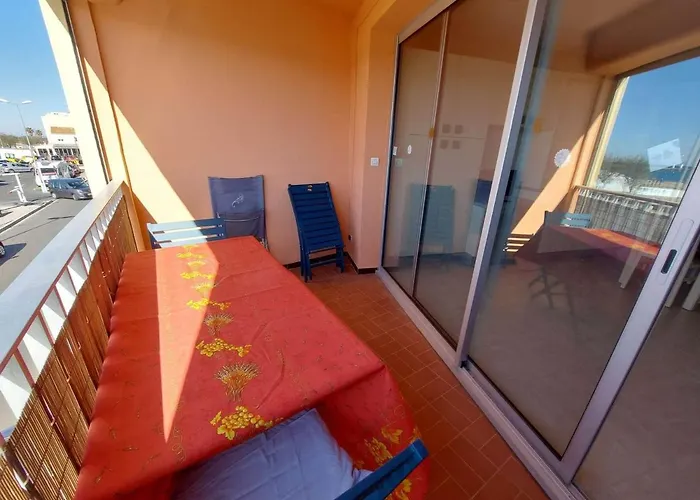 2 Pièces Climatisé En Front De Au Grau D'agde Avec Terrasse Et Accès Direct à La - Fr-1-423-275